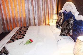 Tangfeng Art Hotel Shenyang North Railway Station Екстер'єр фото